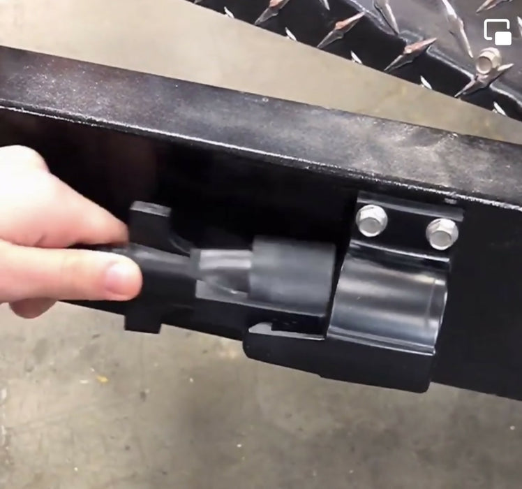 Connect-to-Protect-7Pin- Insertion-Image