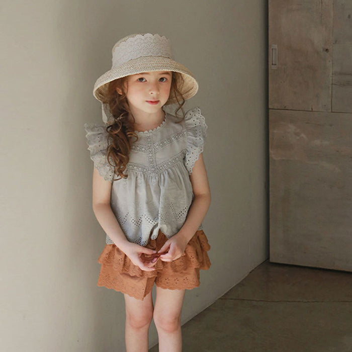 Cutout Edge Fly Sleeve Top